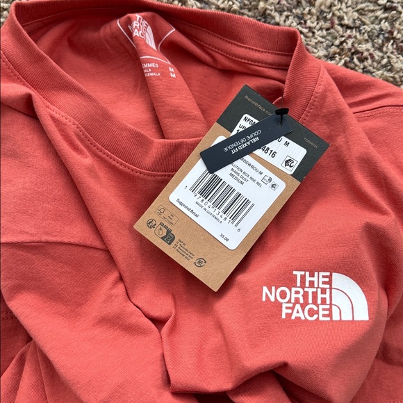 NWT The North Face Evolution Box NSE RelaxedShort-Sleeve Tee Mars Dust - Picture 8 of 8